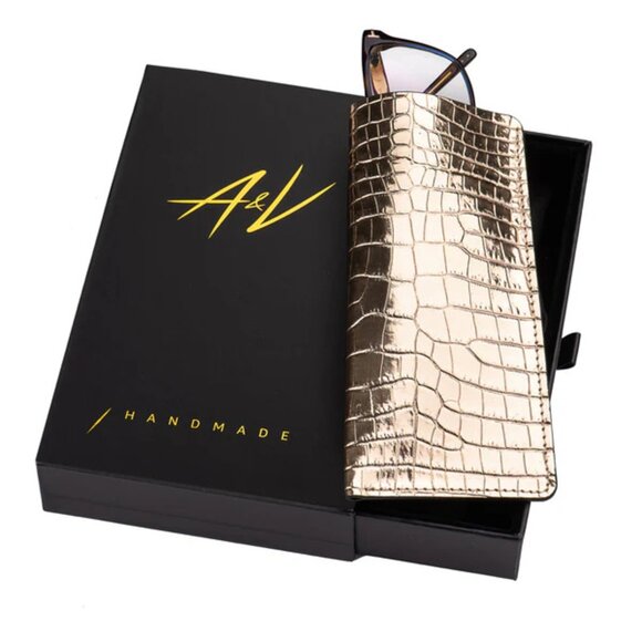 Gold Sleek Calfskin Glasses Case – Alligator Pattern Craftsmanship - Picture 2 of 3